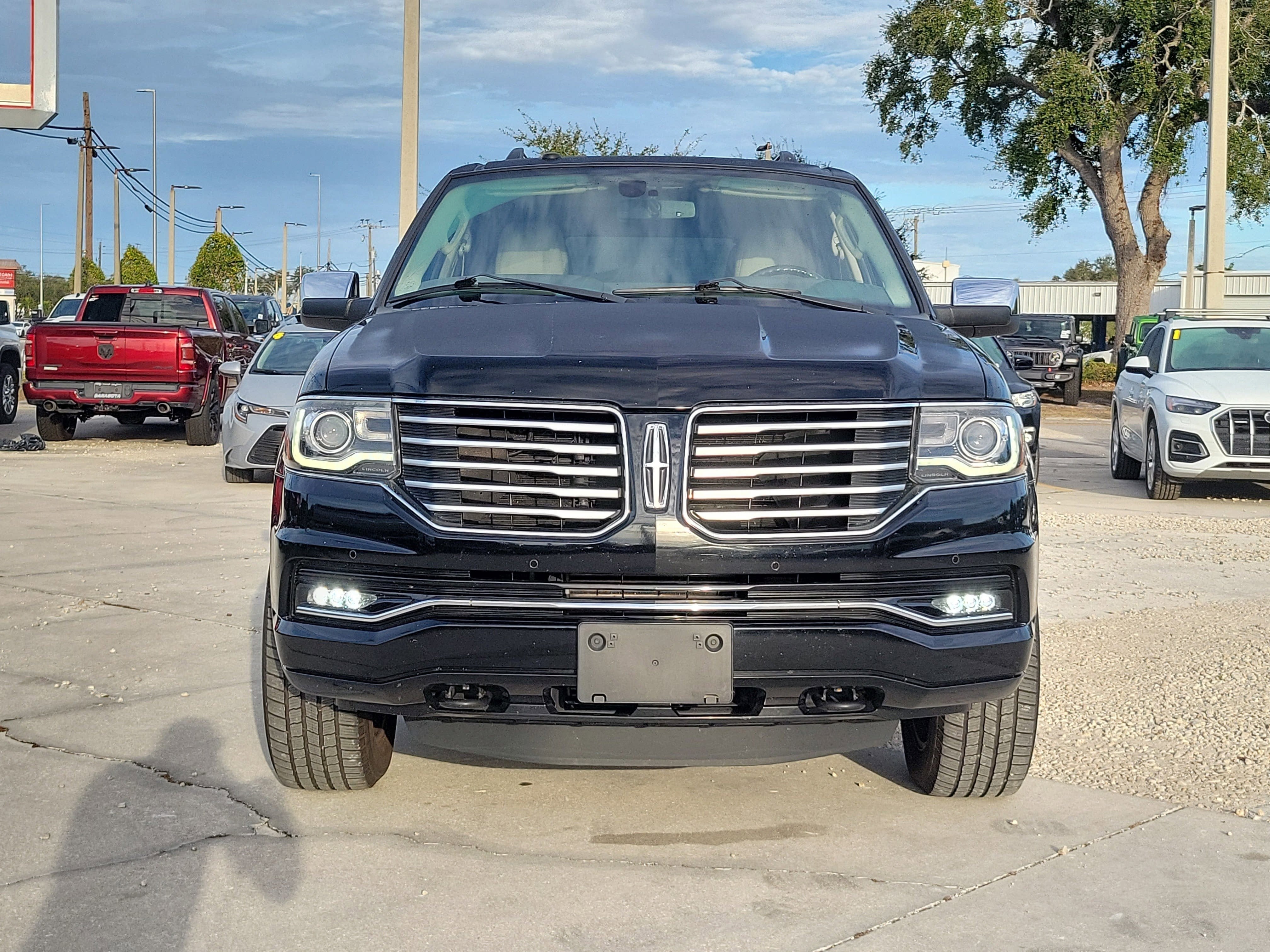2017 Lincoln Navigator Select