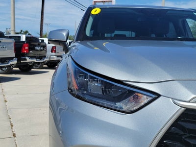2020 Toyota Highlander LE