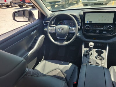 2025 Toyota Highlander Hybrid XLE