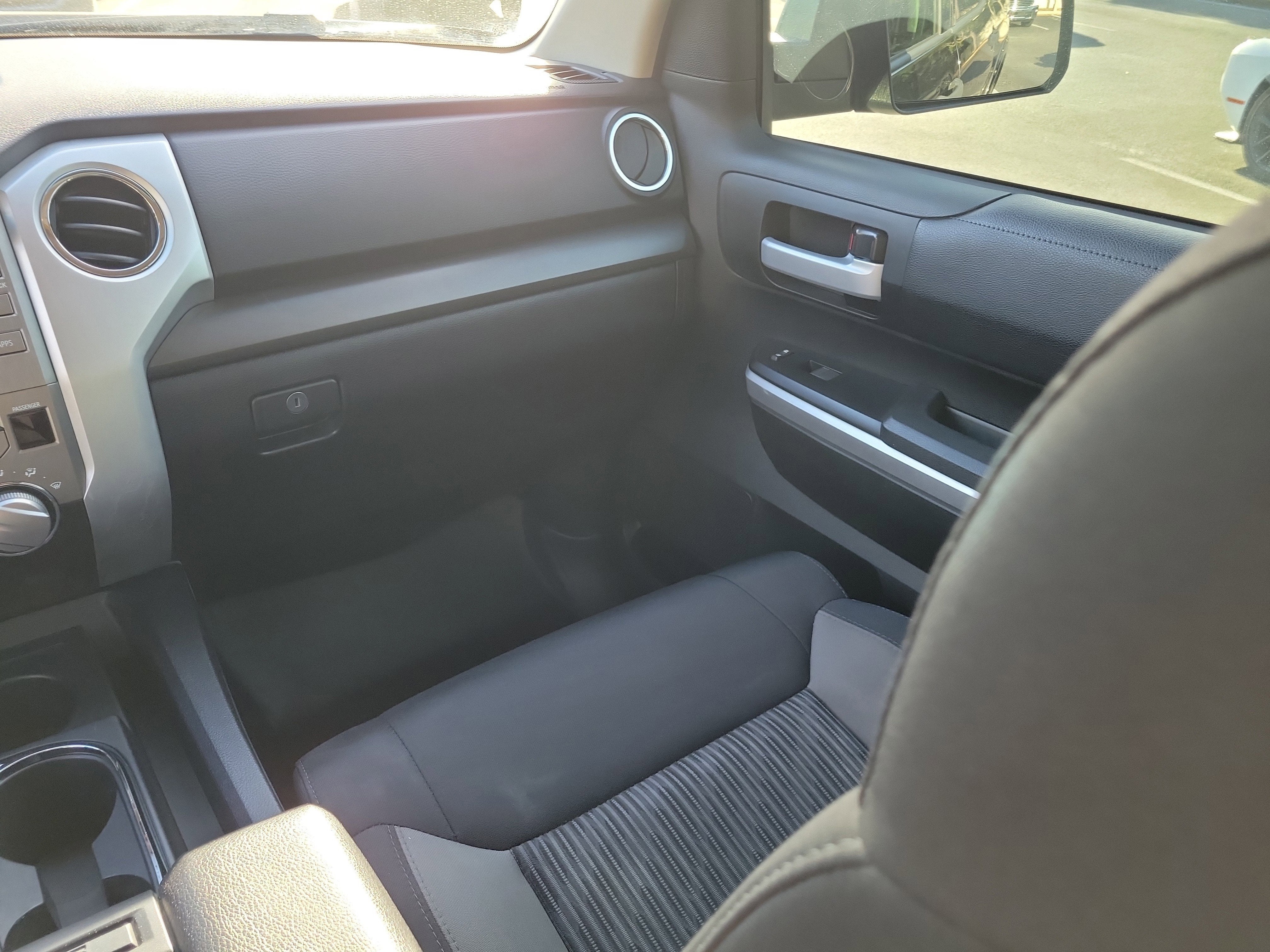 2017 Toyota Tundra 4WD SR5