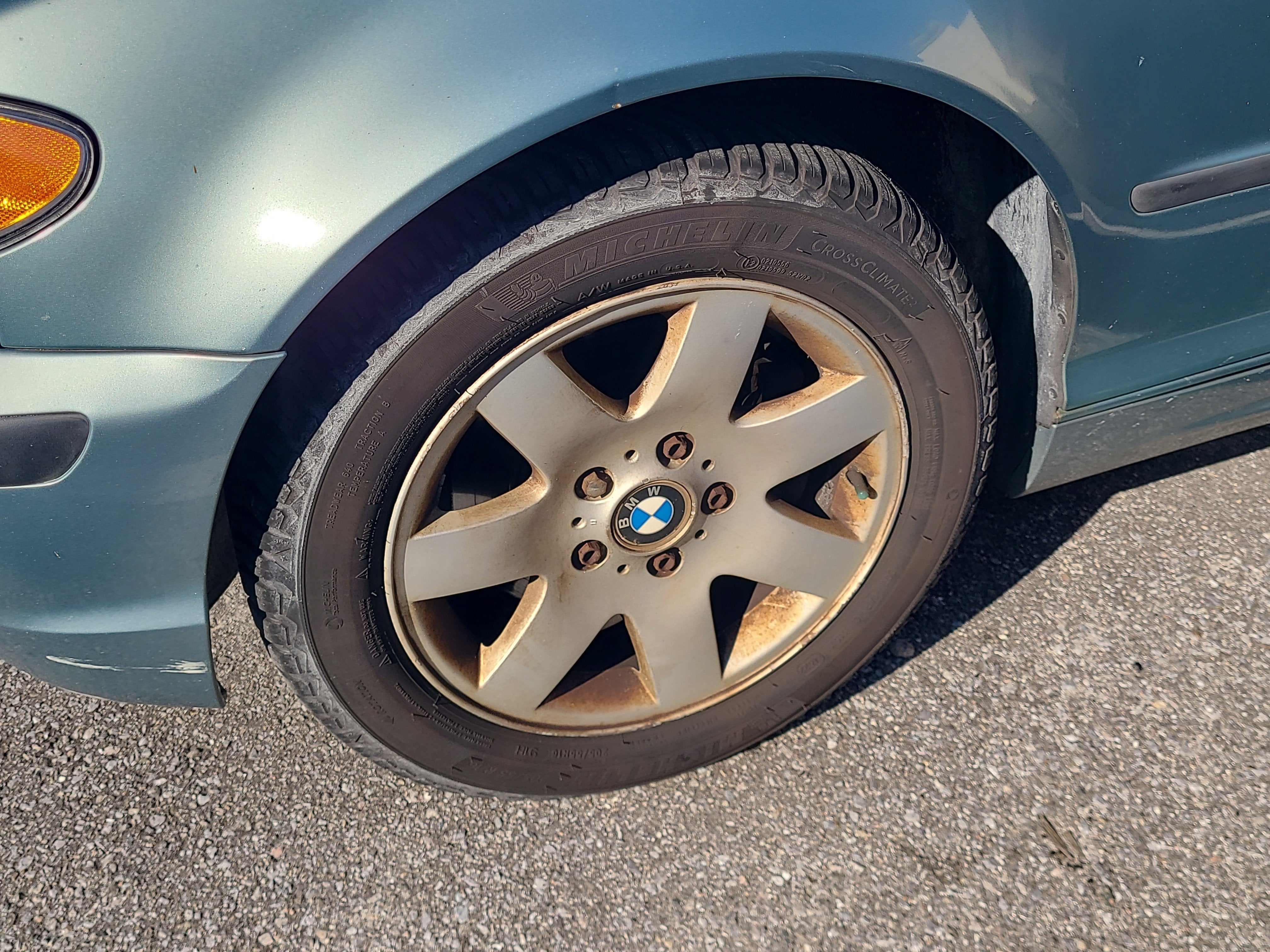 2004 BMW 3 Series 325xi