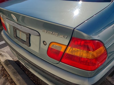 2004 BMW 3 Series 325xi