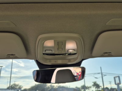 2023 Volvo XC40 Plus Dark Theme