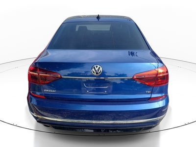 2017 Volkswagen Passat R-Line w/Comfort Pkg