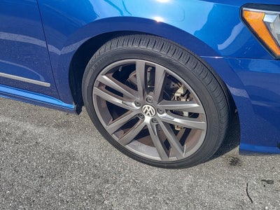 2017 Volkswagen Passat R-Line w/Comfort Pkg