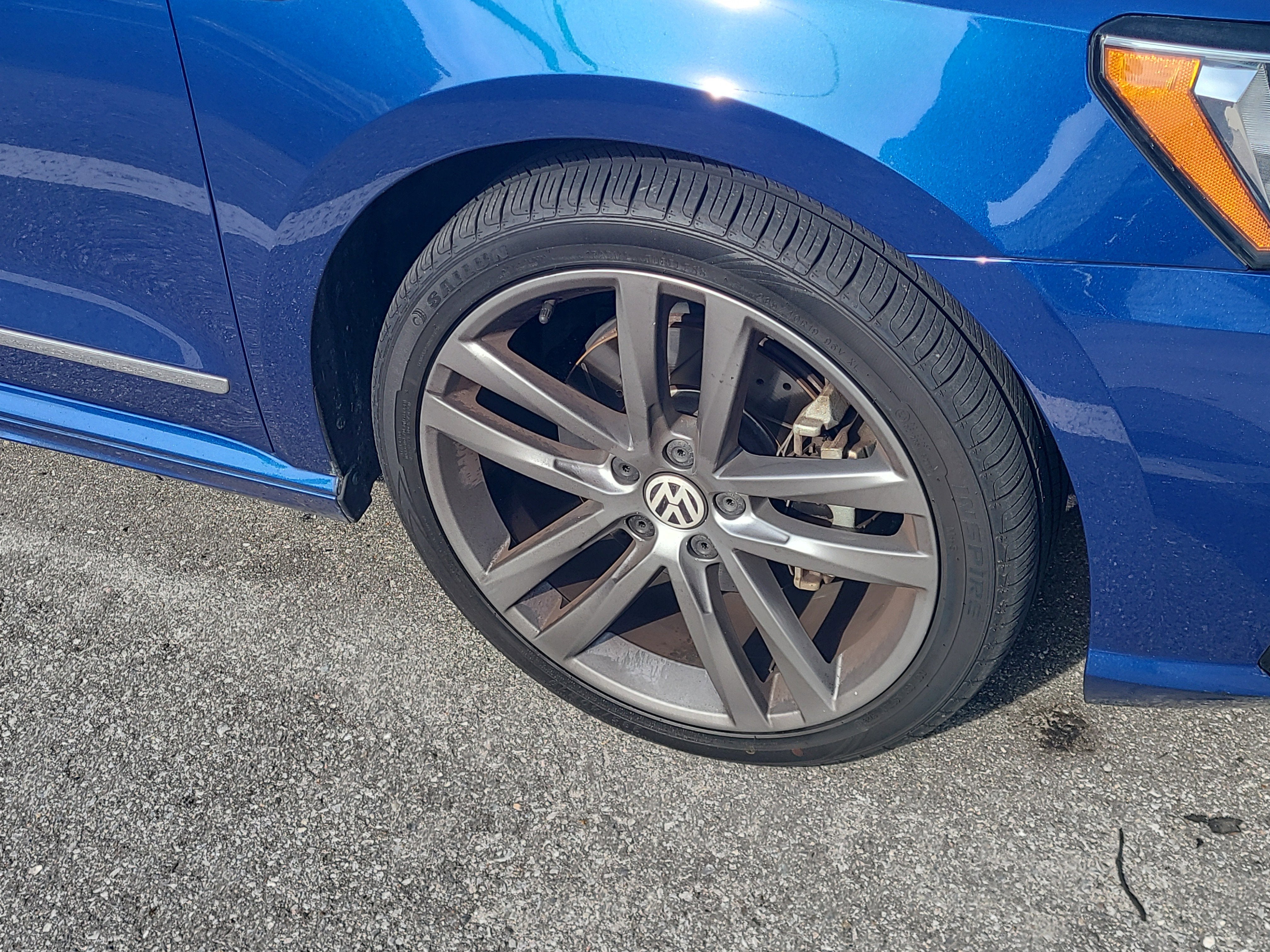 2017 Volkswagen Passat R-Line w/Comfort Pkg