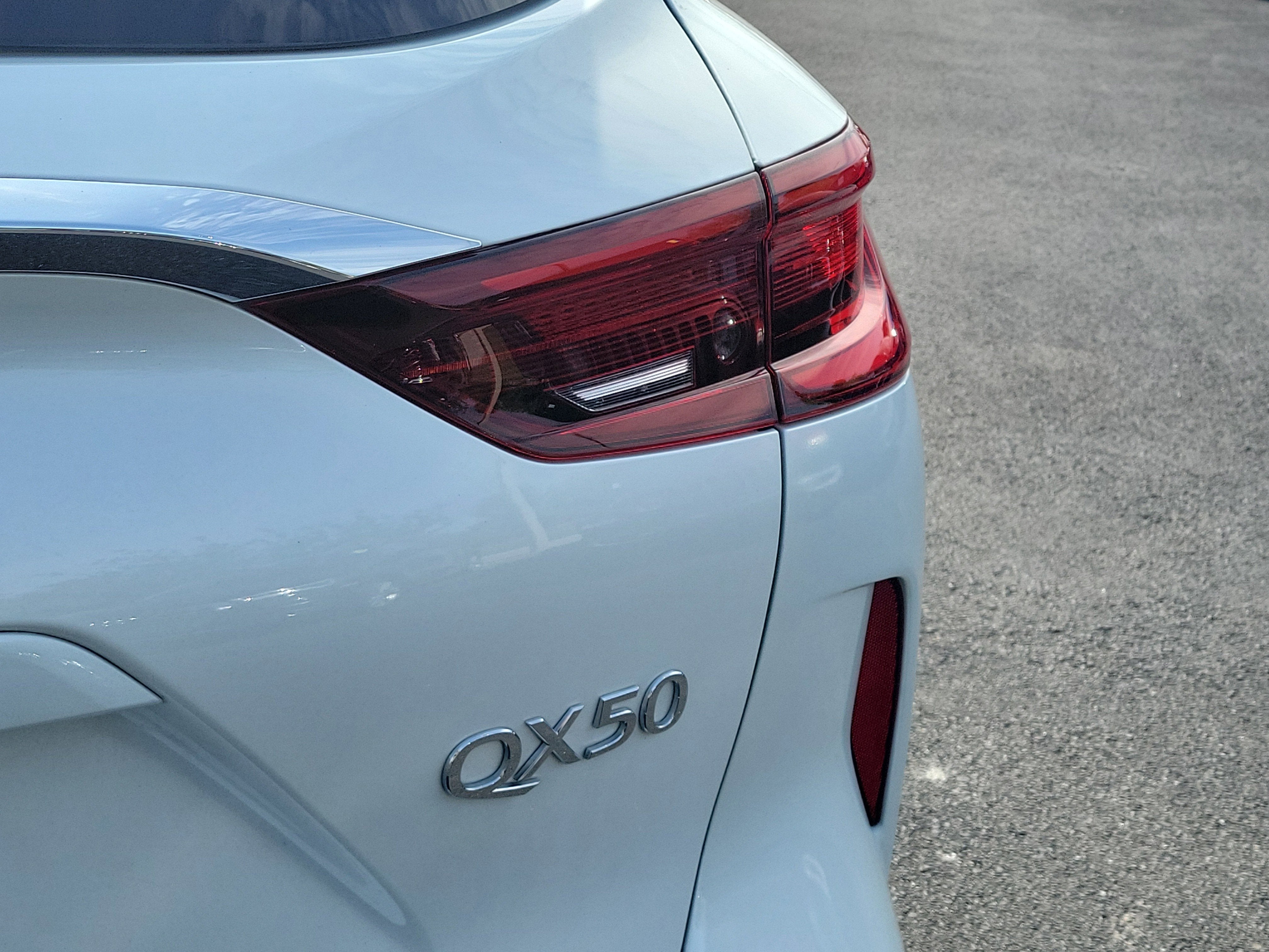 2023 INFINITI QX50 LUXE