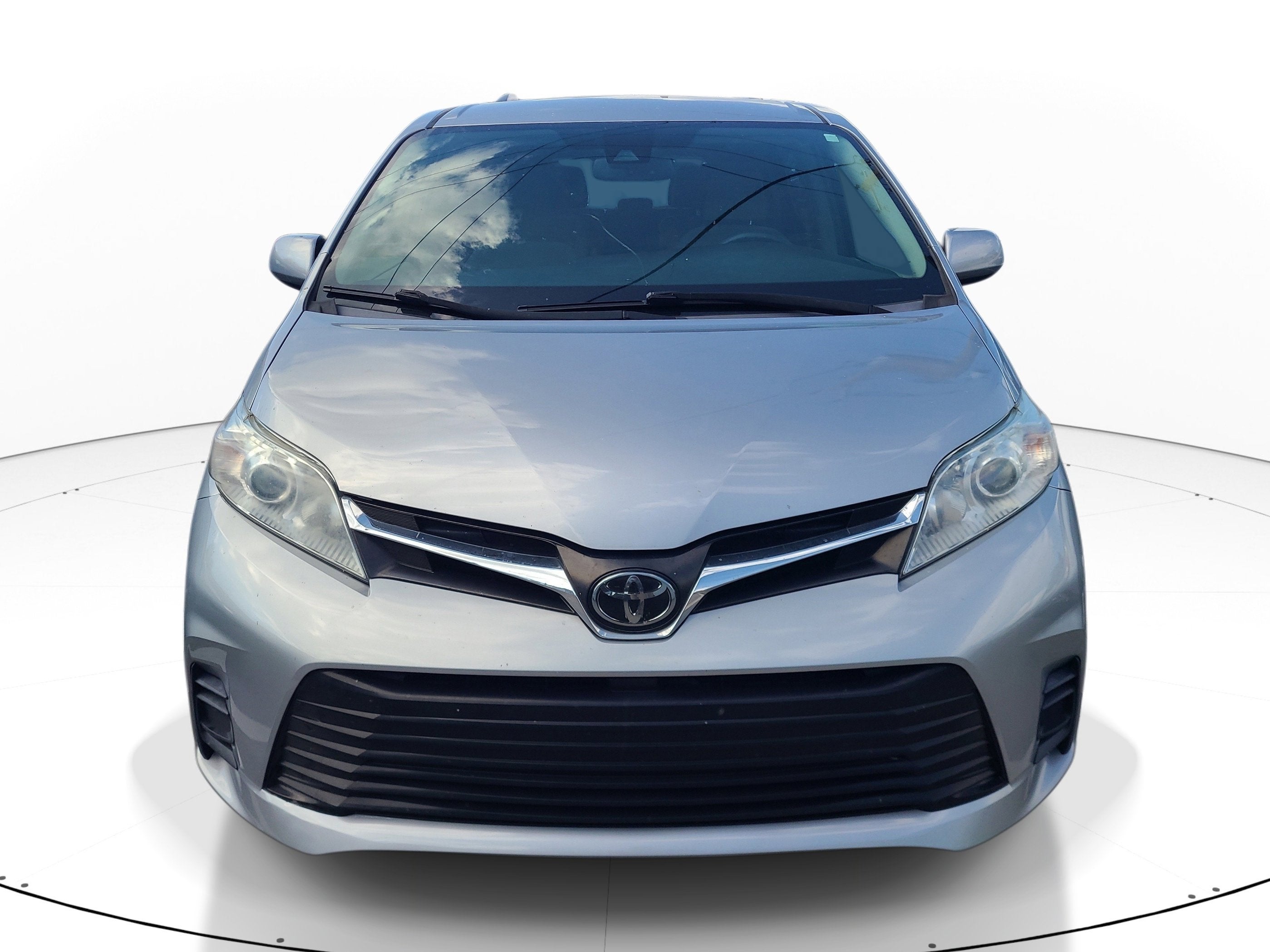 2018 Toyota Sienna LE