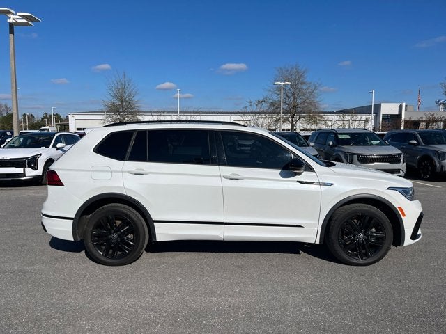 2022 Volkswagen Tiguan SE R-Line Black
