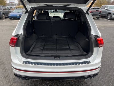 2022 Volkswagen Tiguan SE R-Line Black