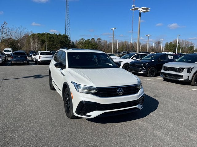 2022 Volkswagen Tiguan SE R-Line Black