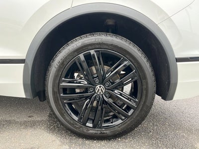 2022 Volkswagen Tiguan SE R-Line Black