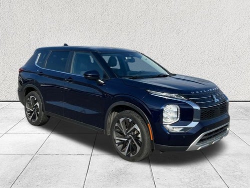 2023 Mitsubishi Outlander SE