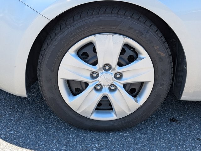 2016 Kia Forte 5-Door LX