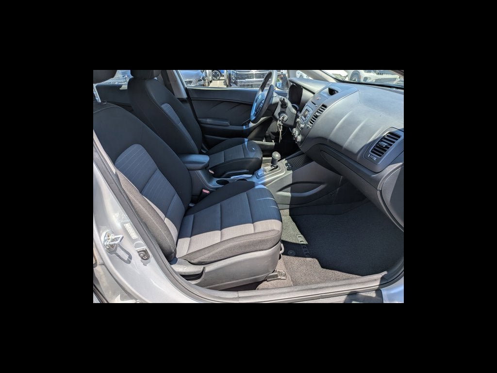 2016 Kia Forte 5-Door LX
