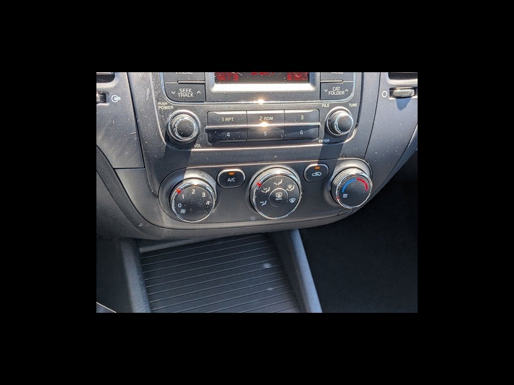2016 Kia Forte 5-Door LX