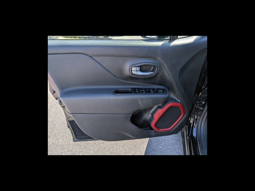 2023 Jeep Renegade Trailhawk