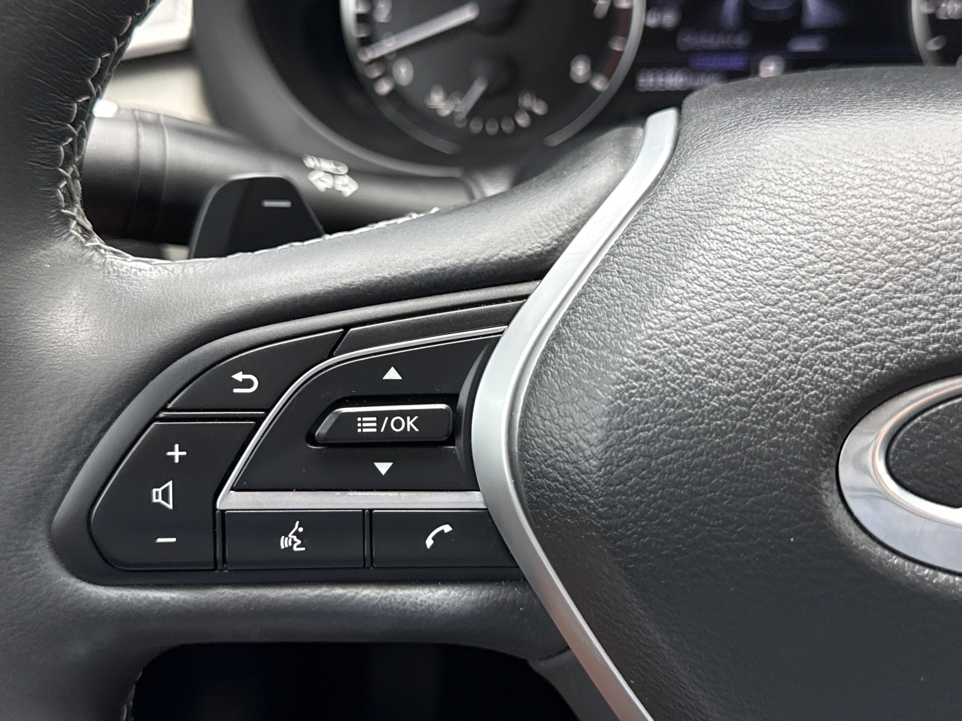 2023 INFINITI QX50 LUXE