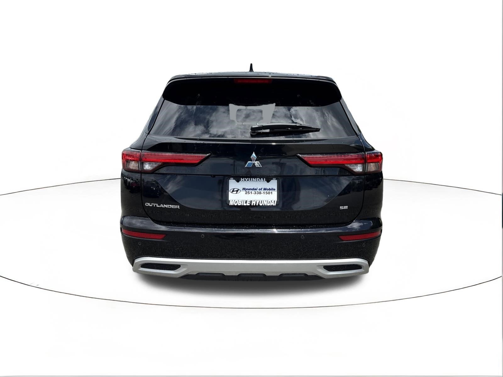 2023 Mitsubishi Outlander SE