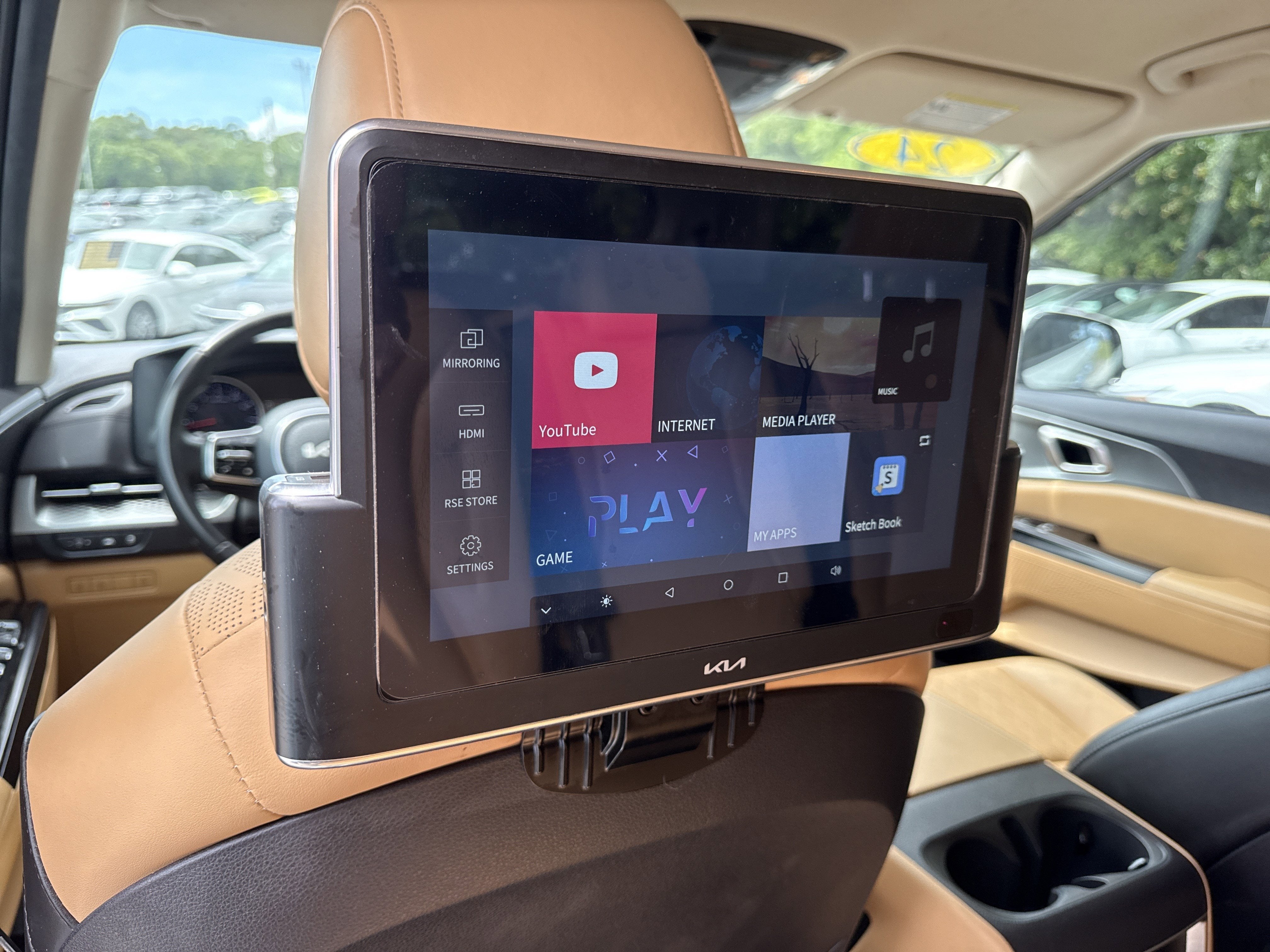 2024 Kia Carnival LX
