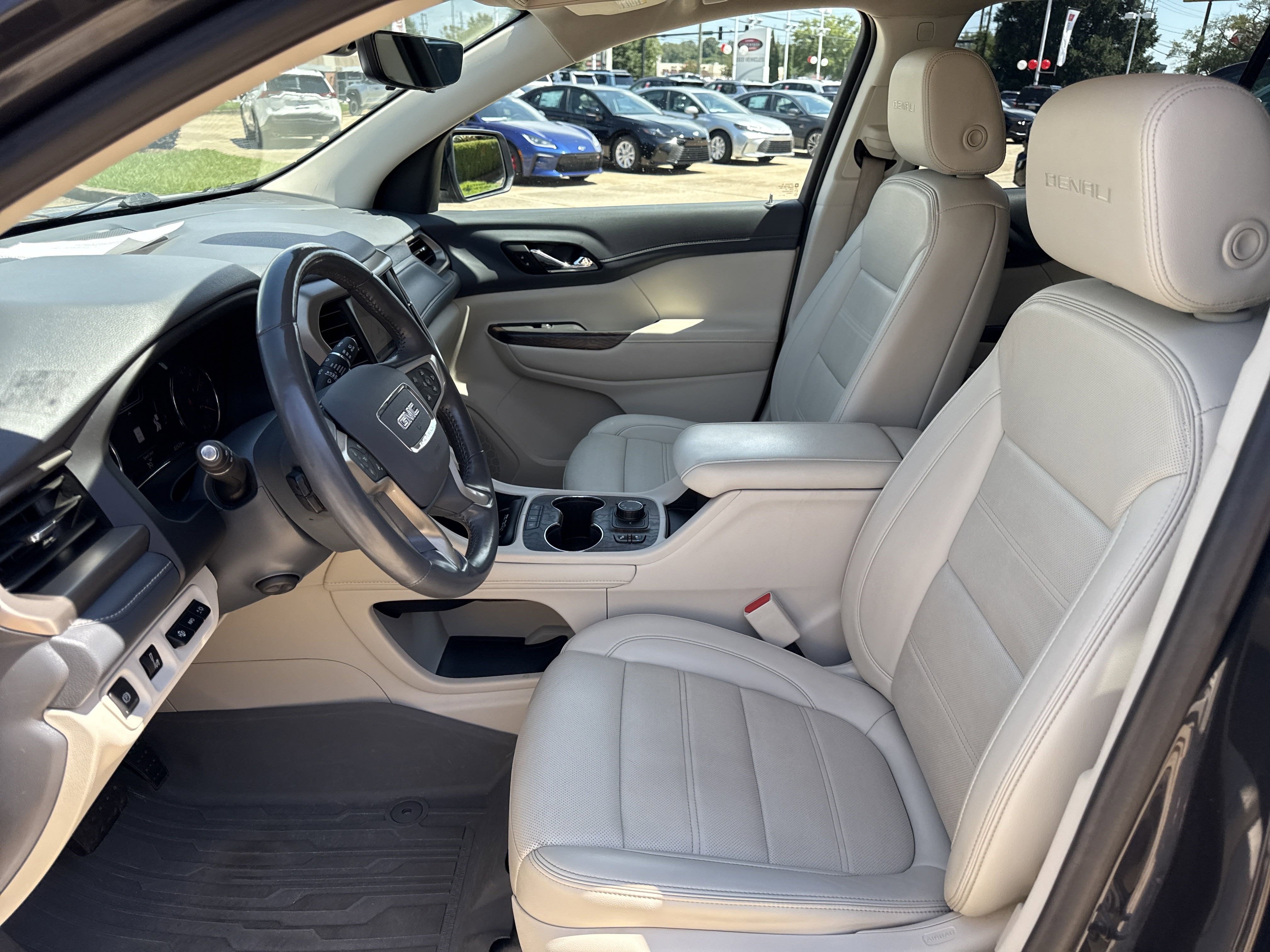 2022 GMC Acadia Denali