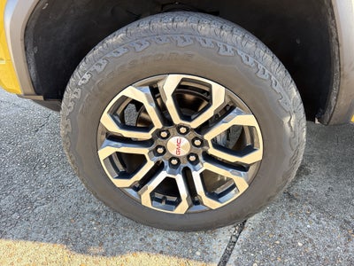 2024 GMC Canyon 4WD AT4
