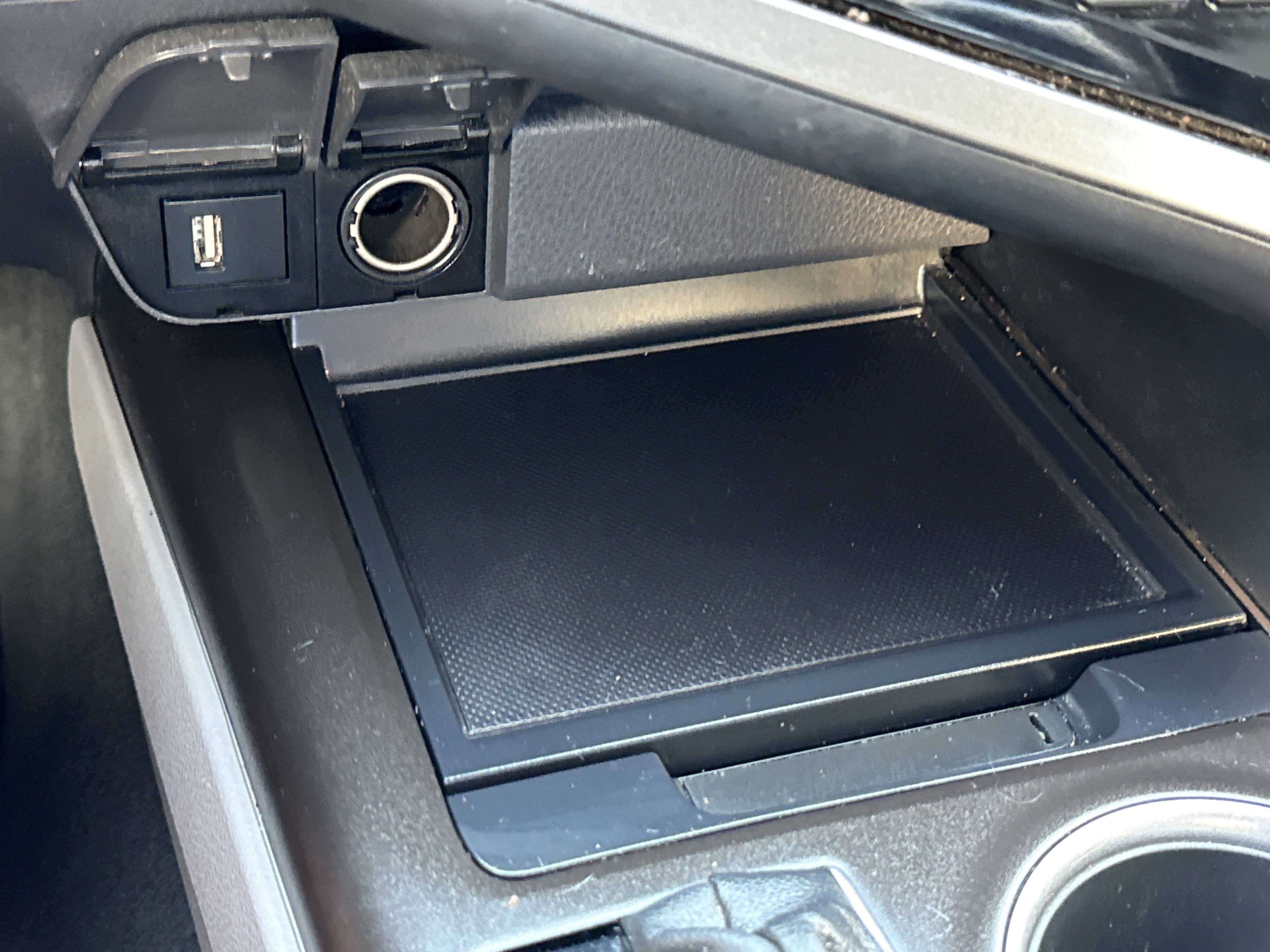 2022 Toyota Camry Hybrid LE