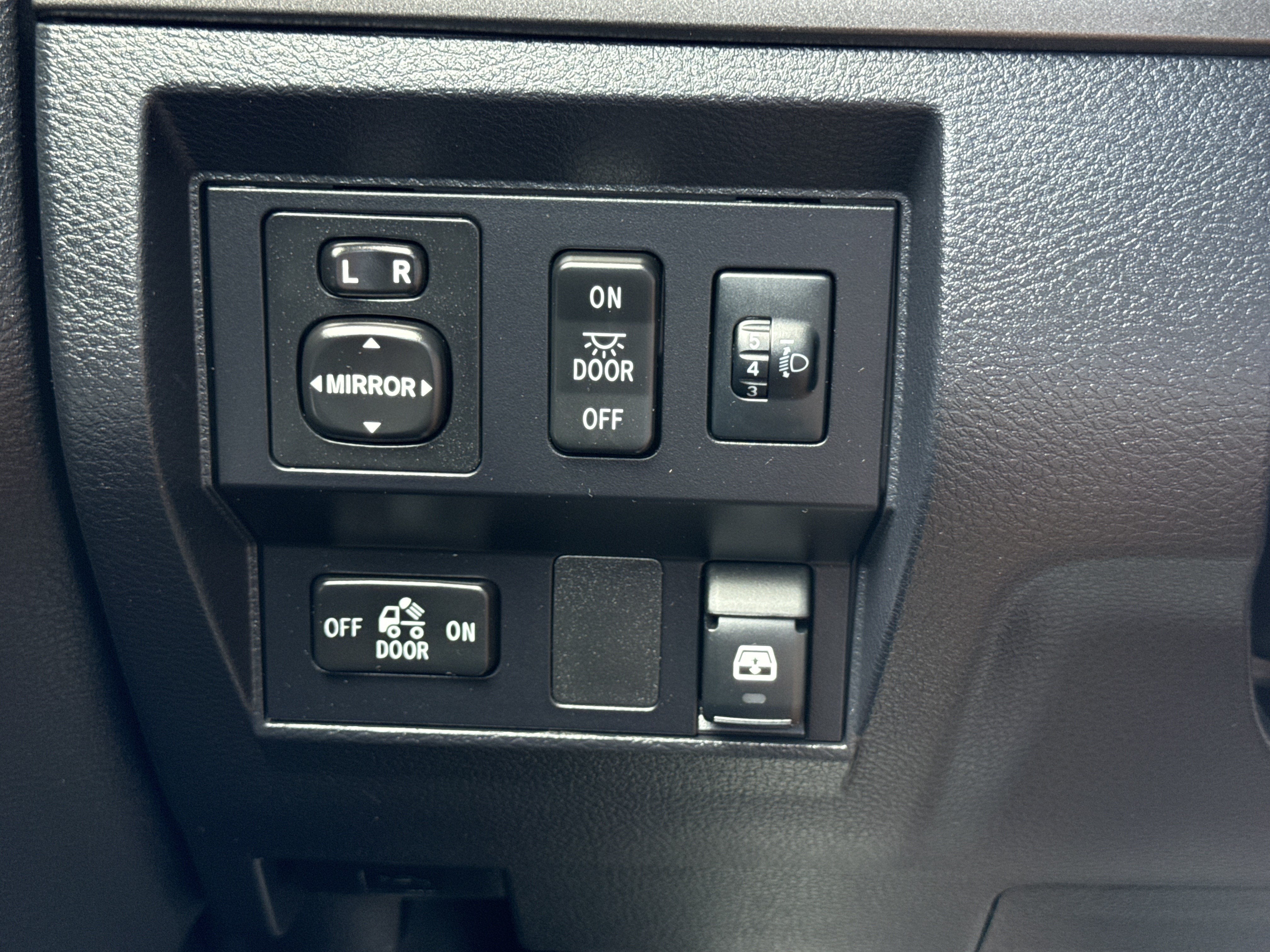 2016 Toyota Tundra 2WD Truck SR5