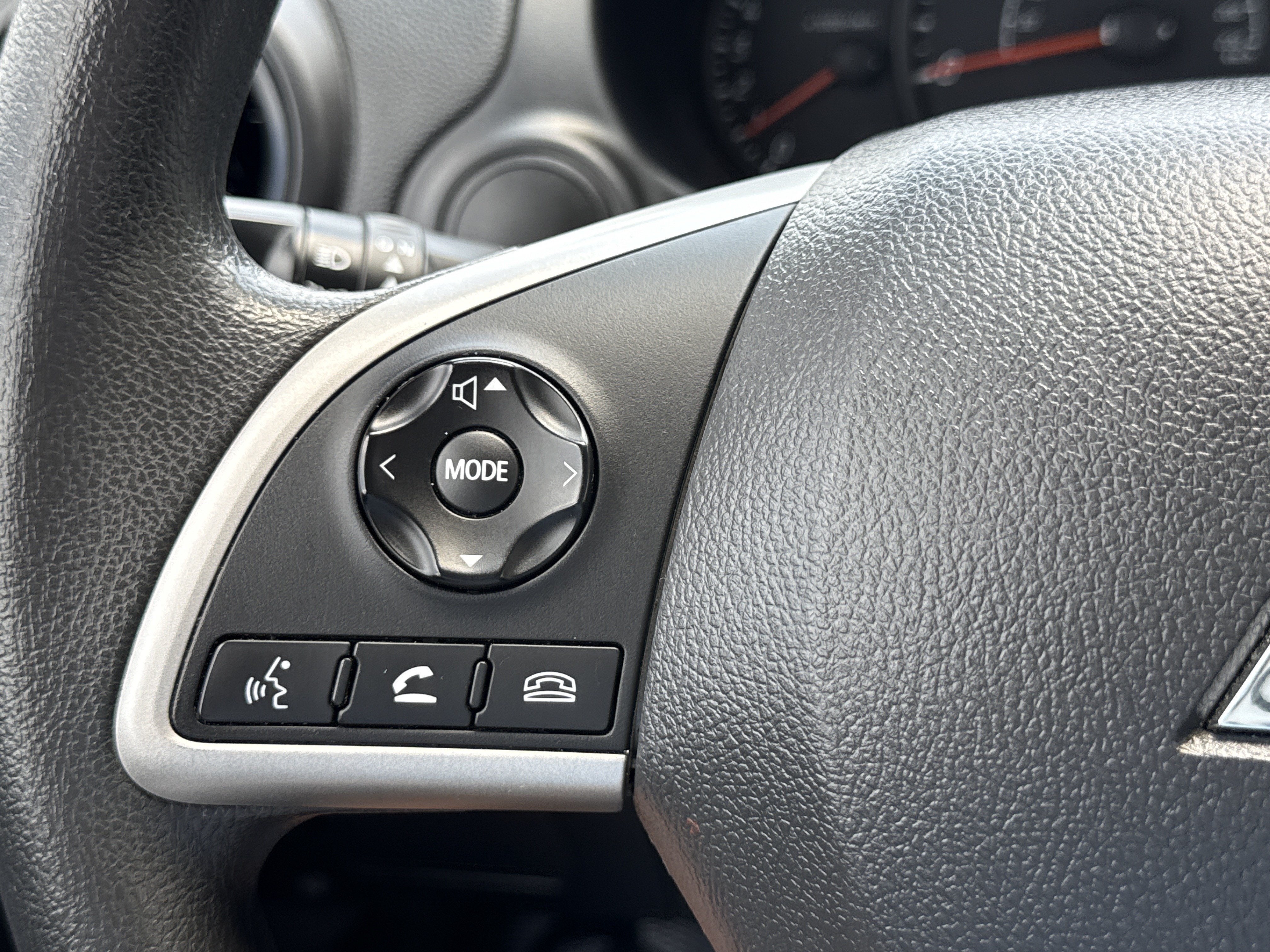 2024 Mitsubishi Mirage LE